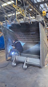 Who knows how long the SY750 and Liebherr 966 buckets, made with Hardox 500, will last?🤓 | Zian Li