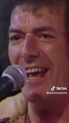Long Cool Woman In A Black Dress - The Hollies - Live with Allan Clarke 1972 #thehollies #longcoolwomaninablackdress #fyp #foryou #70smusic #70ssong #allanclarke #tonyhicks #poprock #70srock #1970smusic #throwbacksongs #memories #musicvideo #swamprock