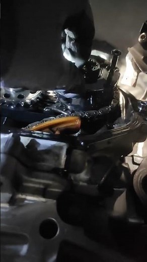 Replacing the timing chain on a Jaguar 2.0 Ingenium
