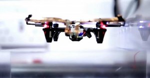 Crean dron que vuela sin baterías