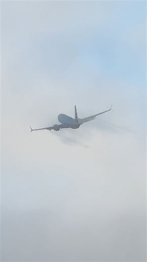 Jake Welty | Opposite direction operations always add another level of complexity to an already complex workload, but ATC professionals are constantly... | Instagram