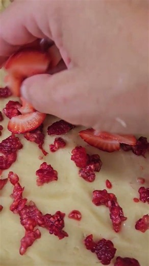 raspberry and strawberry pie