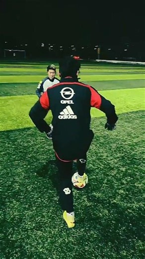 Outnumbered? Still Gone. ⚡ 1v2 Escape Move