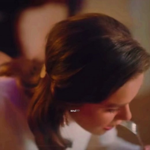 Who else is the same? 😂 #turkishseries #girls #firstdate #burcubiricik #hayatsarkisi #hulyacevher #çamdakikız #camdakikız #fyp #comedy #viral #kesfet #foryoupage #vrek