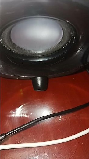 Speakers Test: Edifier R12U and Logitech Z120 vs Boston Acoustics - Woofer Cooker (100% Volume)