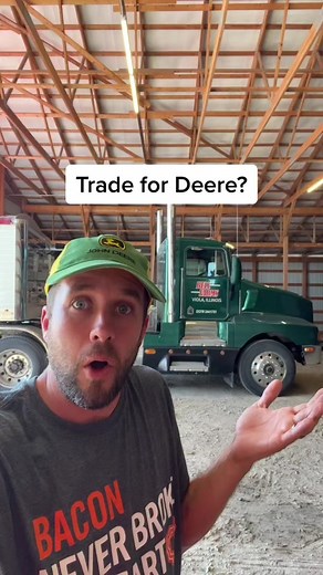 John Deere vs Gleaner Combines: A Farm Life Comparison