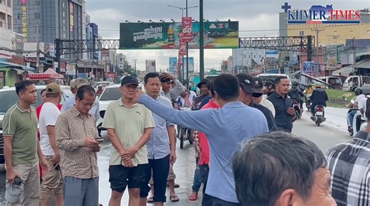 Phnom Penh Governor Khuong Sreng has instructed officials to solve the problem of flooding in Por Sen Chey and Kambol districts on National Road No. 4. | Khmer Times