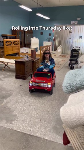 😎 #therepurposeproject #repurposeproject #renovatorreuse #renovation #reduce #reuse #recycle #reducereuserecycle #sustainability #gainesville #alachua #alachuacounty #visitgainesville #visitalachuacounty #visitalachua #buyused #thrift #thriftstore #renovate #homereno #homerenovation #circulareconomy #vintage | Reuse Planet