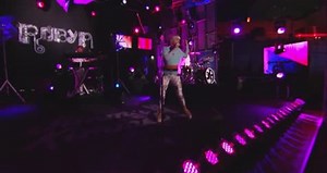 Robyn - Call Your Girlfriend (Live On Kimmel)