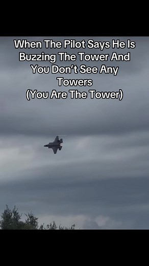 Cuando el piloto dice que está sobrevolando la torre