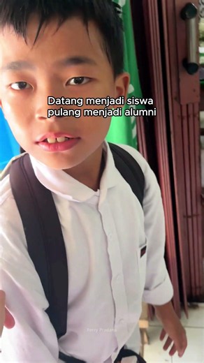 Arriving as students, leaving as alumni | Yogyakarta Graduation Photographer