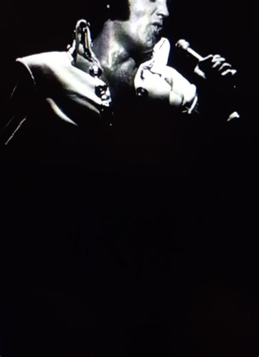 Elvis live on stage in las Vegas 1970......