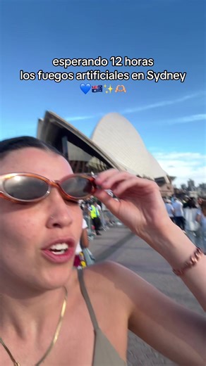Sálvenmeeeee 😅😂💛 | sydney fireworks