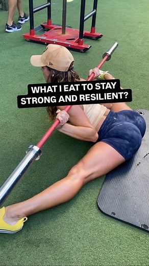 My Rules for Nutrition 👇🏼 👉🏼Avoid Poison ☠️ Stay Away from processed foods 👉🏼Eat Whole-foods - If it doesn’t have a parent don’t eat it 👉🏼Eat High Quality Protein - Gras fed from your butcher 👉🏼Stop Snacking - You are not a cow don’t graze 👉🏼Stop Obsessing - Diet is not a religion 👉🏼Eat to Fuel Performance - Stop eating like a damn rabbit - Disclaimer *** I eat this way because it works for me - you need to find what works for you . . #nutrition #diet #fasting #intermittentfasting 