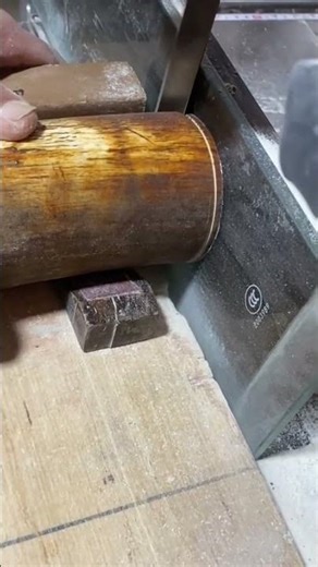 Professional Wood Lathe Techniques: Shaping and Smoothing Logs into Perfect Cylinders