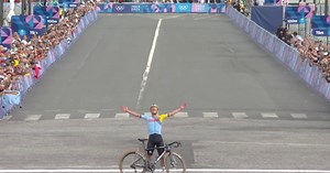 Olympia 2024 - Remco Evenepoel fährt am Eiffelturm mit 15-km-Solo zum Doppel-Olympiasieg