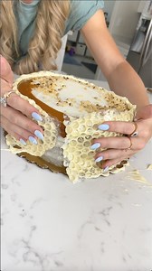 2.4M views · 5.8K reactions | She used bubble wrap to decorate cake!...