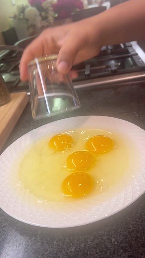 Perfecting Egg Whisking: Tips and Techniques