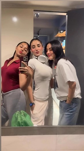 Togetherness ♥️ #friendshipgoals | Samira Khan mahi