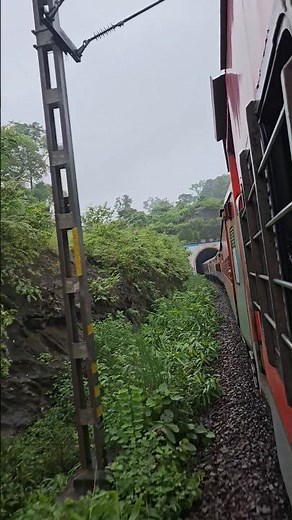 surat to Vapi fastest bullet train coming soon🤝🫡#train #railway #india #explore #mamunbhai2.0