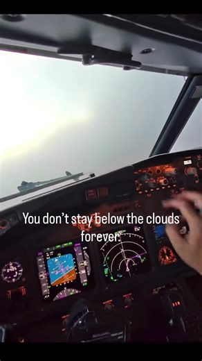 There’s a moment in flying when everything goes quiet. No noise. No chaos. Just clarity. Every hour of study. Every cancelled lesson. Every moment of doubt. This is what it builds toward. Not perfection, but perspective. Not speed, but progress. If flight school feels hard right now, it’s because you’re still climbing. #fyp #pilot