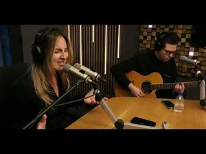 İpek Naz - Boğuluyorum (Radyo Trio Live)