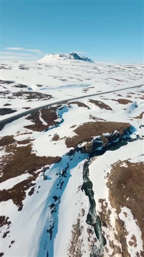 Lost in the highlands of Iceland 🇮🇸 #fpvdrone #travelvideographer #iceland #180 | Parker Sheppard