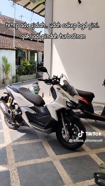 Honda ADV vs Yamaha NMAX Turbo: Memilih Skutik Terbaik