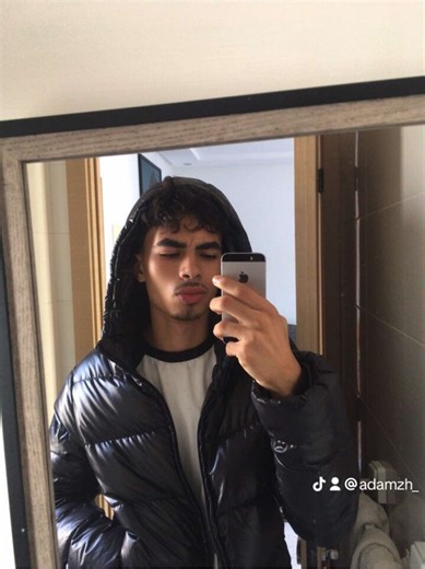 Niro's Unique Style with Moustache and Goatie