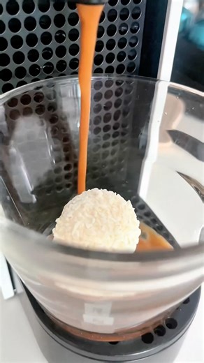 Coconut coffee combo 🥥 that's actually good 🌟✌️ #nespresso #cappuccino #coffeetreat