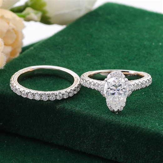 Pear Diamond Engagement Ring Set, Pavé Diamond Halo Ring, Pear Shaped Bridal Ring Set, Stackable Wedding Band Set - Etsy