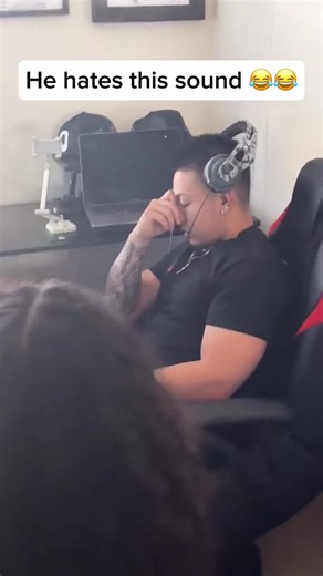 7.2K views · 72 reactions | When your friend has an overactive gag reflex  #gagging #sensitivegagreflex #gagreflex #prank #funny #funnymoments #trynottolaugh #fyp | UsFunniestvideo | Facebook