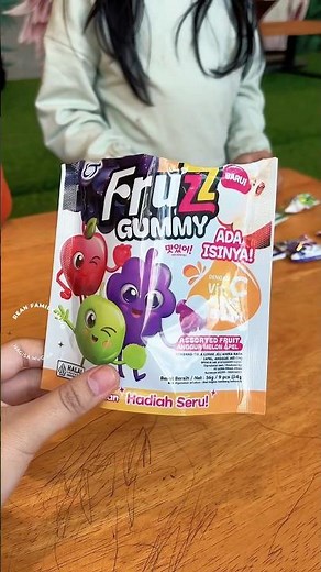 Nagisa tries Fruzz Gummy! #shortvideo #fruzzgummy #jelly #candy