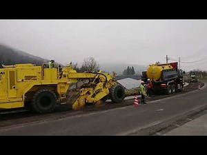 路上路盤再生工 スタビライザによる混合