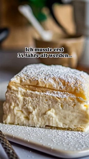 Viki Schaffler | kaiserlich kochen mit Pampered Chef® on Instagram: "👉 Folgen, liken und speichern nicht vergessen, wenn du keine Rezepte mehr verpassen willst! ✨ ✨ Einfache ungarische Cremeschnitte – ein Stück Kindheit für mich! 🇭🇺 Knuspriger Blätterteig, eine fluffige Vanillecreme und dieser typische Geschmack… Für mich ist das einer der schönsten Kuchen aus meiner Kindheit. Einfach, himmlisch und perfekt vorzubereiten! 😍 Hier ist mein Rezept ⬇️ 2 Pkg Blätterteig 2 Pkg Vanillepuddingpulver