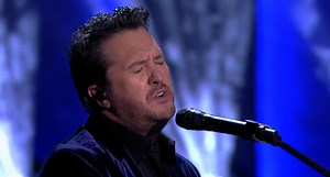 WATCH: Luke Bryan Makes Lionel Richie Proud with Stunning Cover of 'Lady' During Gershwin Prize Ceremony