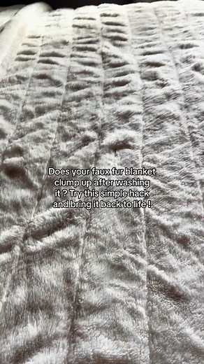 Lifehack for restoring your faux fur blankets after a wash. Try this it realky works. #runieiez#lifehack#bedding#comforter#restrore#furry#spring#springbreak#ootd#house#home