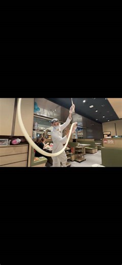 Hua Zai: The Noodle Dance Enthusiast