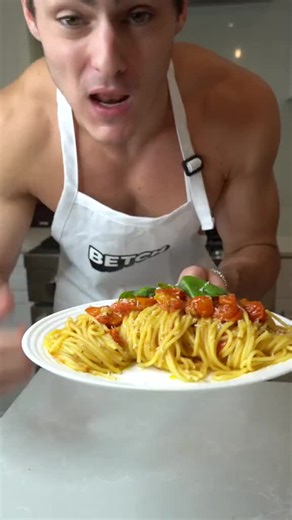 My first 3 min cooking video. Spaghetti Pomodoro!!!