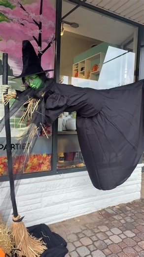 And let the Downtown Cranford 2025 Scarecrow Stroll begin!! 👻🧙🏻‍♀️ | 365 Cranford Westfield NJ