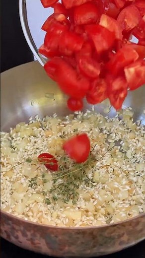 Easy creamy tomato, basil & thyme Risotto Recipe 🍅