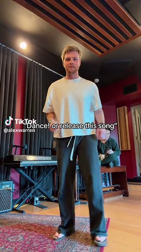 Alex Warren's Viral 'Passenger' Dance in His Wife's Sweatpants