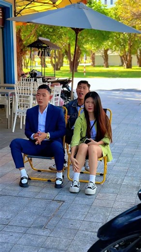 He Didn’t Expect This Reaction #OneMan #SocialExperiment #HumanKindness #RealLifeMoments