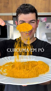 Pode confiar que o final é o melhor 😅 Cúrcuma tem propriedades anti-inflamatórias e antioxidantes, como a curcumina. Ela pode auxiliar na prevenção e tratamento de doenças como artrite, Alzheimer e depressão, além de melhorar a saúde cardiovascular, digestiva, auxílio no controle do peso e muito mais.Mas lembrando á Pimenta do Reino potencializa os efeitos anti-inflamatórios, antioxidantes e digestivos junto com á cúrcuma. #culinaria #receitasfaceis #receitas #tempero #saude | Receita em casa