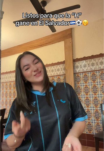 Corina García y el partido Honduras vs El Salvador