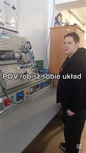 Goetel Sucha Beskidzka on Instagram: "⚙️🤖 Tu rodzi się przyszłość! Technikum mechatroniczne to połączenie mechaniki, elektroniki, automatyki i programowania. Uczymy się na nowoczesnym sprzęcie, tworzymy realne projekty i zdobywamy zawód, który daje ogromne możliwości. Jeśli lubisz technologię i chcesz czegoś więcej niż teorii – to miejsce jest dla Ciebie! 🚀 #mechatronika #technikum #szkołaprzyszłości #nowoczesnaedukacja #ZawódPrzyszłości"
