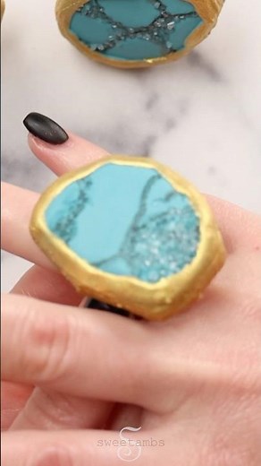 Wearable cookie art 😄 #decoratingcookies #royalicing