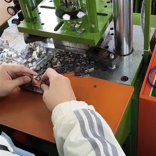 Yongqi Wen on Instagram: "Is This USB to Type-C Adapter Forming… or Did You Stay for the Music? 😄🎧⚡ #Trending #Tech #ViralVideo #Satisfying #USBAdapter #TypeCAdapter #ManufacturingProcess #FactoryLife #ElectronicsProduction #Wandkey"