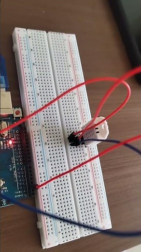 Arduino project using sensor DHT22 sensor