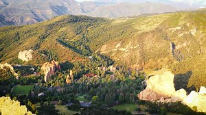 338 reactions · 54 shares | It's finally hiking season... and Glen Eyrie is the perfect place to explore new trails. Your summer vacations starts now! Situated right next door to the iconic Garden of the Gods, and at the base of the Front Range Mountains, enjoy any of our 16 exclusive hiking trails right on property. Adventure to Glen Eyrie for hiking and a staycation, all in one place. https://rb.gy/v2hpu | Glen Eyrie | Facebook